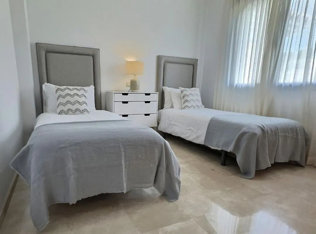 Lejlighed Gorgeous 3-Bedroom Penthouse With Expansive Terrace In Casares Costa Buenas Noches
